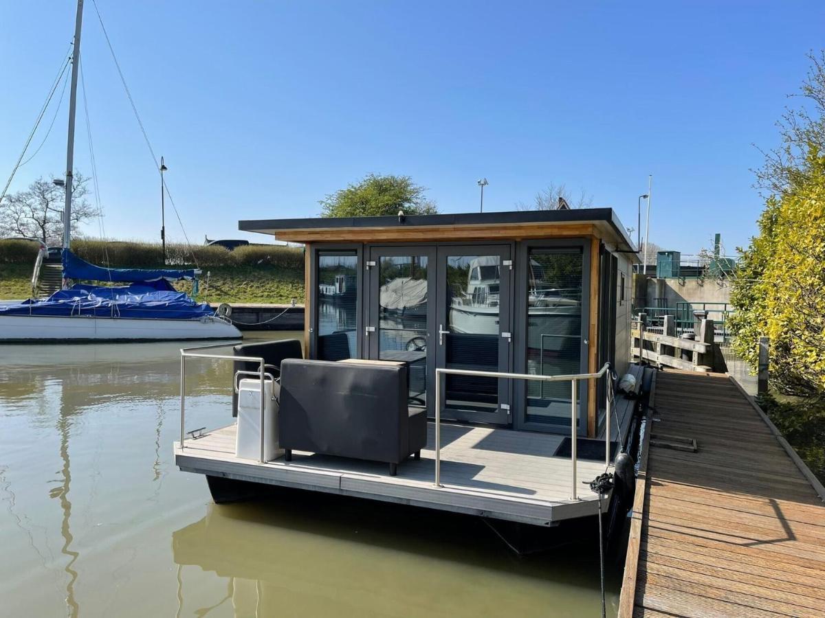 Отель Waterfront Houseboat Near The Centre Монникендам Экстерьер фото